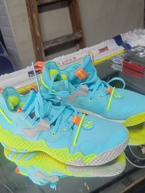 Mens 9.5 adidas Harden Vol. 6 basketball shoes in the "Pulse Aqua Solar Yellow"